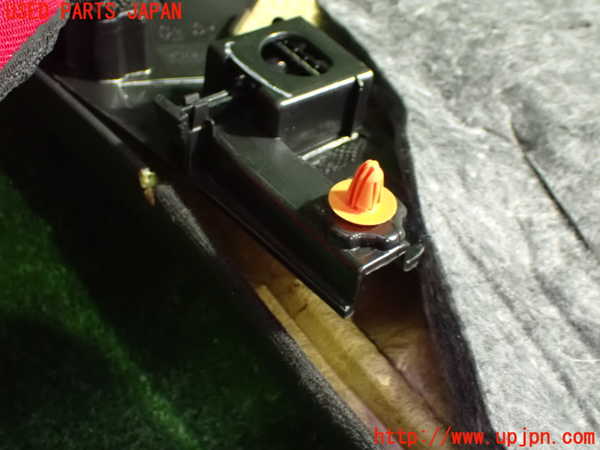 1UPJ-9233631234]ベンツ GLA180(156942)(X156)右前ドア内張り 中古_3