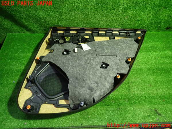 1UPJ-9233631324]ベンツ GLA180(156942)(X156)左後ドア内張り 中古_3