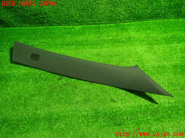 1UPJ-9233637655]ベンツ GLA180(156942)(X156)右フロントピラートリム 中古_2