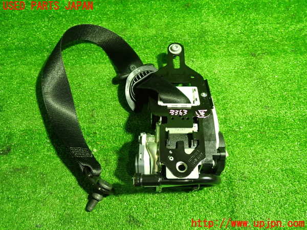 1UPJ-9233637045]ベンツ GLA180(156942)(X156)運転席シートベルト 中古_3