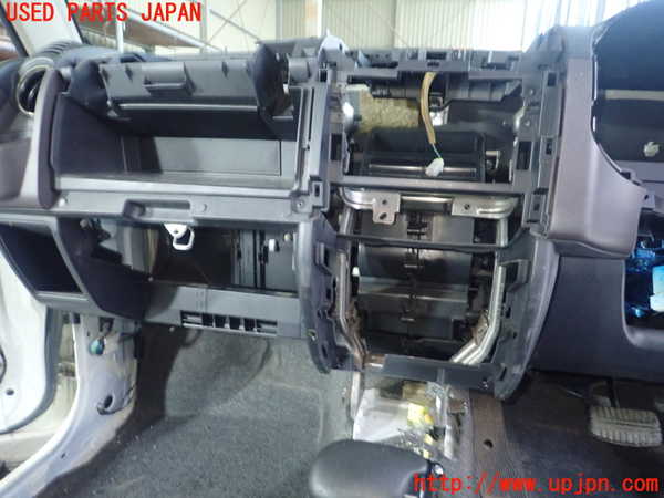 1UPJ-9233647505]パジェロミニ(H58A)ダッシュボード 中古_4