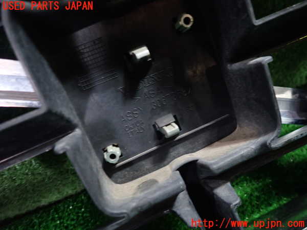 1UPJ-9233661050]ボルボ・XC70(BB6324XC)ラジエターグリル 中古_5