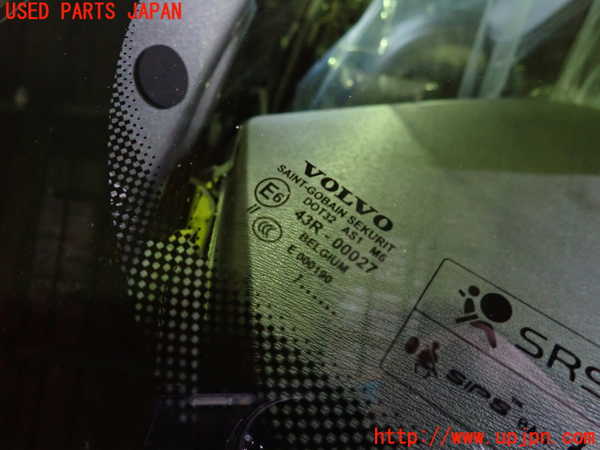 1UPJ-9233661195]ボルボ・XC70(BB6324XC)フロントガラス 中古_3