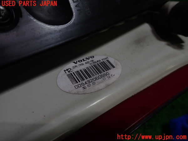 1UPJ-9233661550]ボルボ・XC70(BB6324XC)右リアフィニッシャー 中古_4