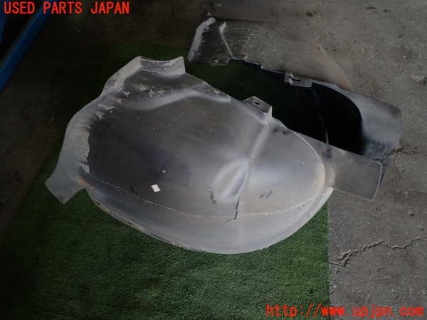 1UPJ-9233661090]ボルボ・XC70(BB6324XC)右前フェンダーライナー 中古_3
