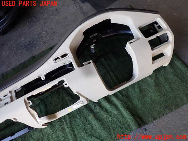 1UPJ-9233667505]ボルボ・XC70(BB6324XC)ダッシュボード 中古_4