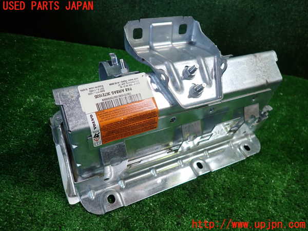 1UPJ-9233667870]ボルボ・XC70(BB6324XC)助手席側エアバッグカバー 中古_2