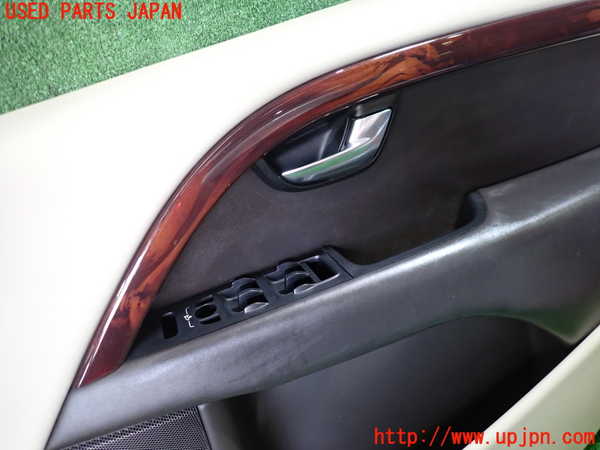 1UPJ-9233661234]ボルボ・XC70(BB6324XC)右前ドア内張り 中古_2