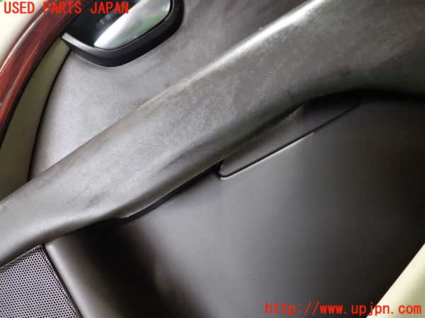 1UPJ-9233661234]ボルボ・XC70(BB6324XC)右前ドア内張り 中古_3