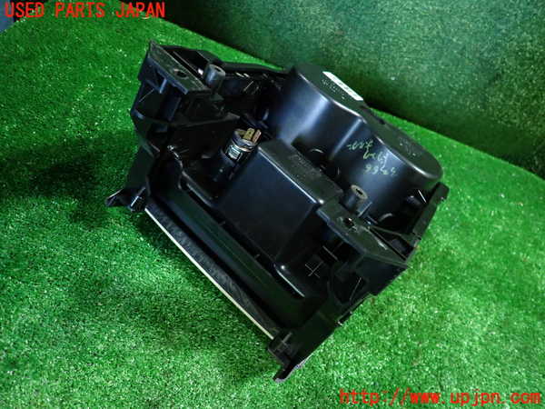 1UPJ-9233667810]ボルボ・XC70(BB6324XC)ドリンクホルダー 中古_3