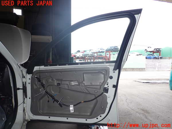 1UPJ-9233671230]BMW 525i(NE25)E60右前ドア 中古_4