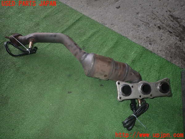 1UPJ-9233672041]BMW 525i(NE25)E60エキマニ1 中古_2