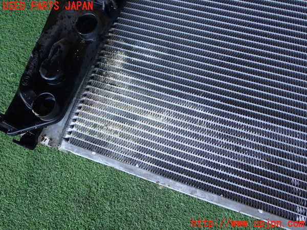 1UPJ-9233672321]BMW 525i(NE25)E60ラジエーター1 中古_2