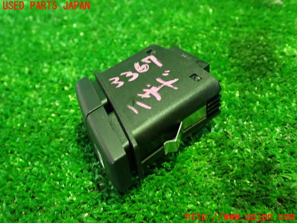 1UPJ-9233676290]BMW 525i(NE25)E60ハザードスイッチ 中古_2