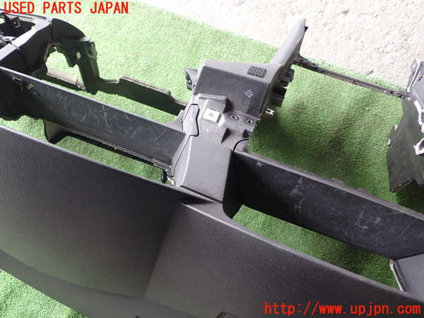 1UPJ-9233677505]BMW 525i(NE25)E60ダッシュボード 中古_4