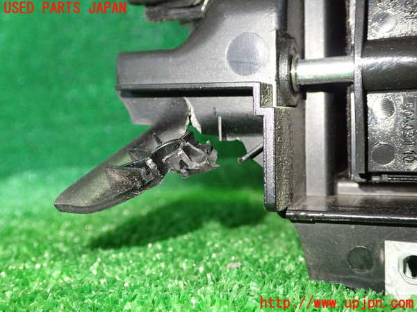 1UPJ-9233677516]BMW 525i(NE25)E60グローブボックス1 中古_2