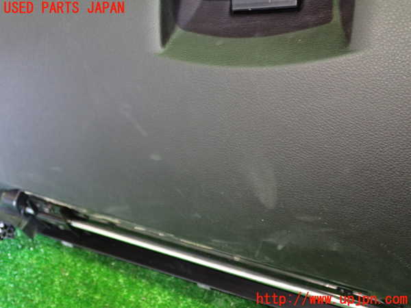 1UPJ-9233677516]BMW 525i(NE25)E60グローブボックス1 中古_3