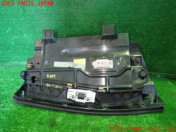 1UPJ-9233677516]BMW 525i(NE25)E60グローブボックス1 中古_4