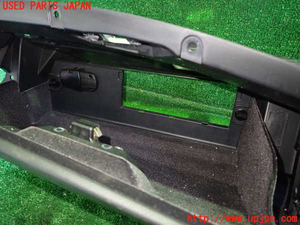 1UPJ-9233677516]BMW 525i(NE25)E60グローブボックス1 中古_5