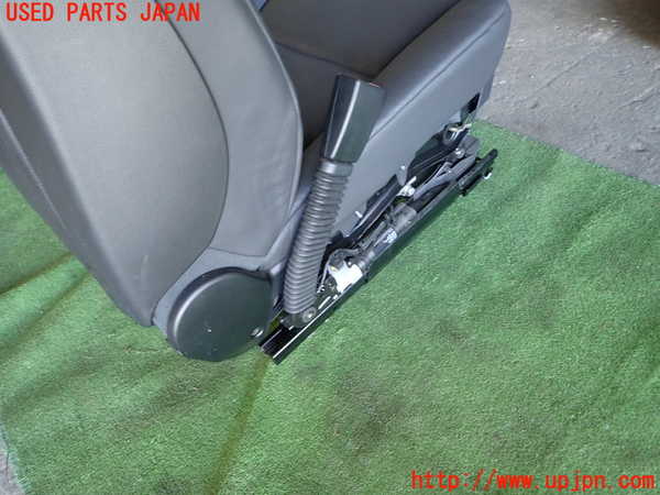 1UPJ-9233677065]BMW 525i(NE25)E60助手席シート 中古_4
