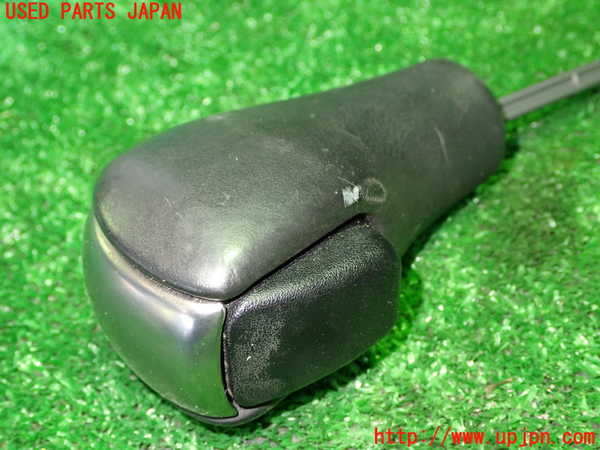 1UPJ-9233677570]BMW 525i(NE25)E60シフトノブ 中古_3