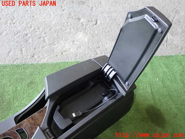 1UPJ-9233677540]BMW 525i(NE25)E60センターコンソール 中古_3