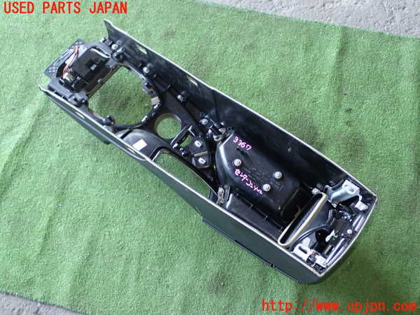1UPJ-9233677540]BMW 525i(NE25)E60センターコンソール 中古_4