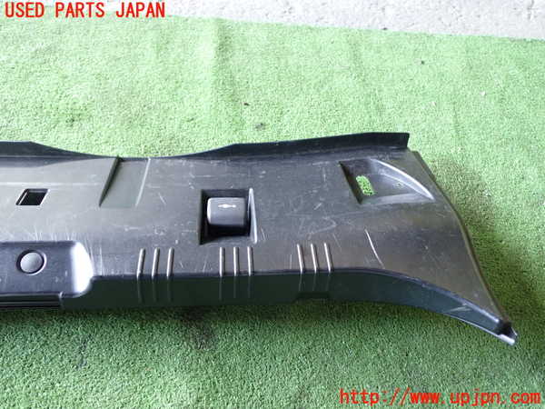 1UPJ-9233677772]BMW 525i(NE25)E60ラゲッジトレイ2 中古_2