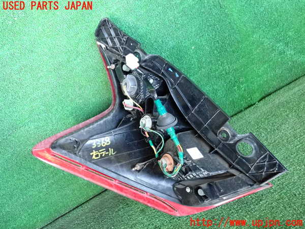 2UPJ-9233681530]ノート NISMO(E12)右テールランプ 中古_2