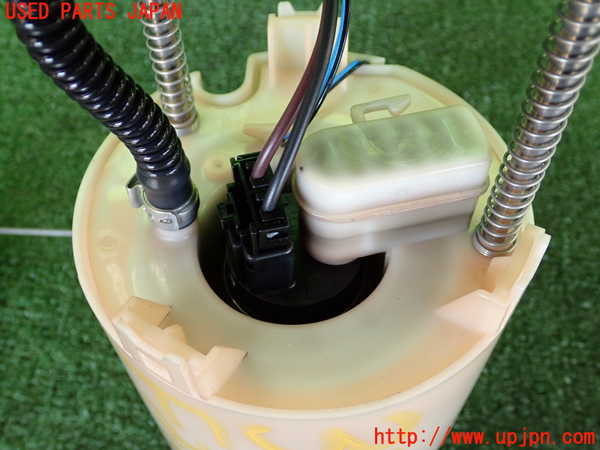 2UPJ-9233682510]ノート NISMO(E12)燃料ポンプ 中古_3