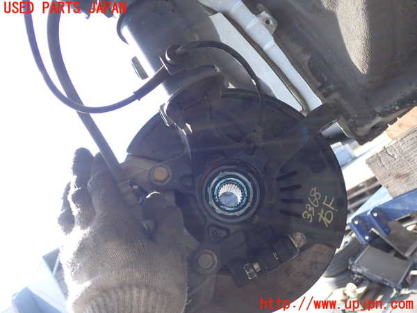2UPJ-9233684290]ノート NISMO(E12)右フロントナックルハブ 中古_2