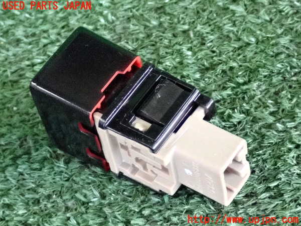 2UPJ-9233686290]ノート NISMO(E12)ハザードスイッチ 中古_2