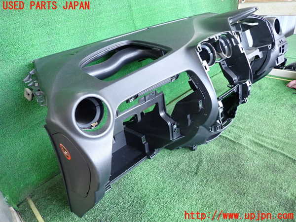 2UPJ-9233687505]ノート NISMO(E12)ダッシュボード 中古_3