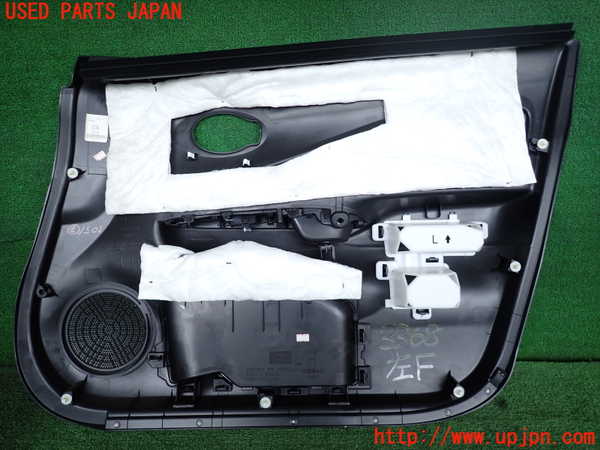 2UPJ-9233681264]ノート NISMO(E12)左前ドア内張り 中古_4