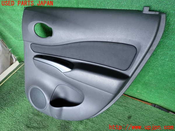 2UPJ-9233681294]ノート NISMO(E12)右後ドア内張り 中古_2