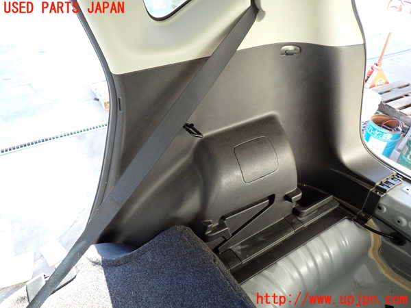 2UPJ-9233687675]ノート NISMO(E12)右リアピラートリム 中古_3