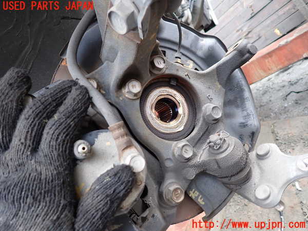 1UPJ-9233704290]アルファードハイブリッド(ATH20W)右フロントナックルハブ 中古_2
