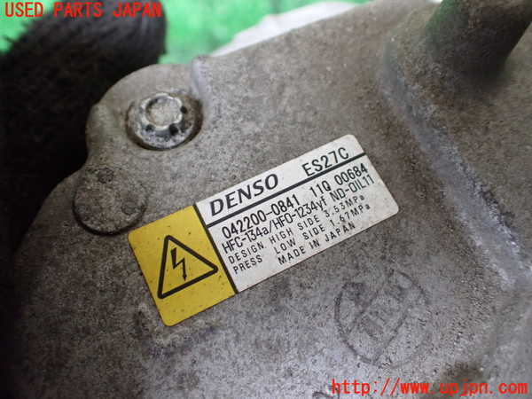 1UPJ-9233706025]アルファードハイブリッド(ATH20W)エアコンコンプレッサー 中古_3