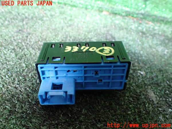 1UPJ-9233706308]アルファードハイブリッド(ATH20W)スイッチ3 (ルームランプ＆パーキングソナー) 中古_2