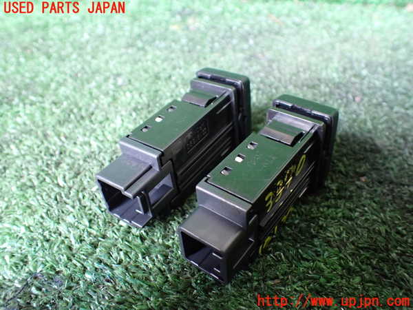 1UPJ-9233706313]アルファードハイブリッド(ATH20W)スイッチ8 (運転席＆助手席シートヒーターセット) 中古_2