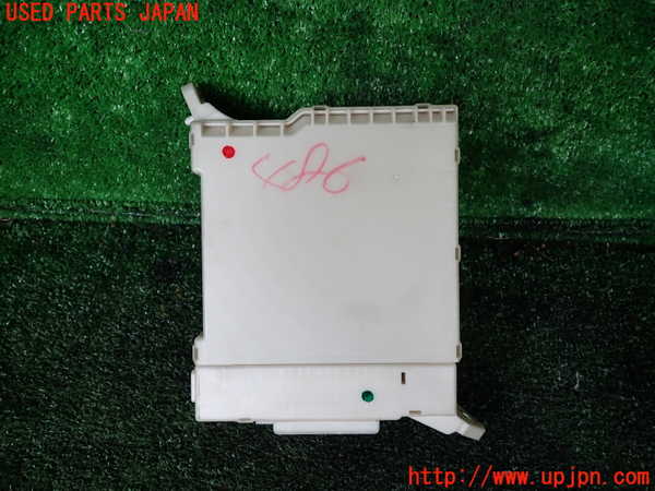 1UPJ-9233706741]アルファードハイブリッド(ATH20W)ヒューズボックス1 中古_2