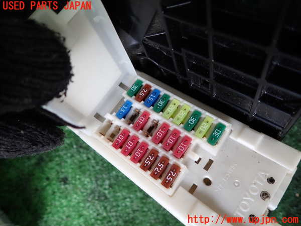 1UPJ-9233706742]アルファードハイブリッド(ATH20W)ヒューズボックス2 中古_3