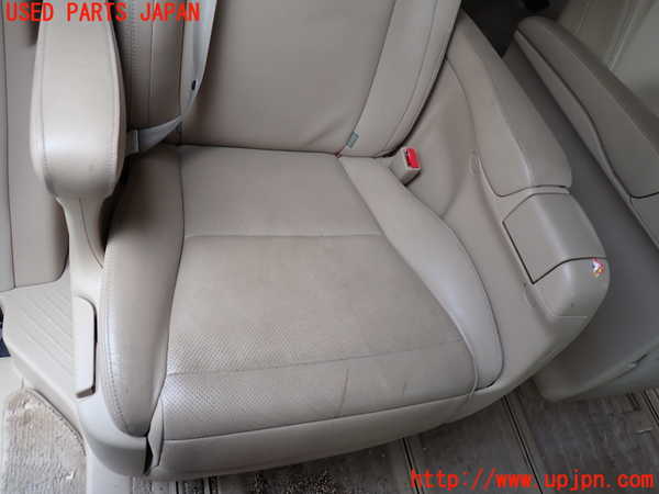 1UPJ-9233707145]アルファードハイブリッド(ATH20W)右2列目シート 中古_3