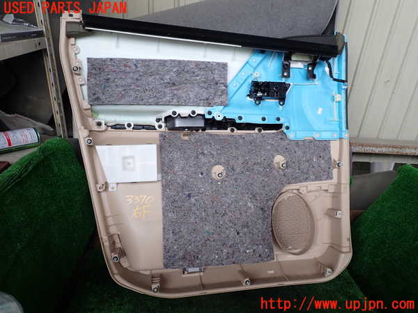 1UPJ-9233701234]アルファードハイブリッド(ATH20W)右前ドア内張り 中古_4