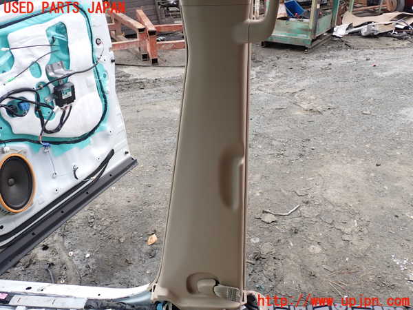 1UPJ-9233707665]アルファードハイブリッド(ATH20W)右センターピラートリム 中古_3