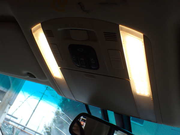 1UPJ-9233706411]アルファードハイブリッド(ATH20W)ルームランプ1 (1列目) 中古_3