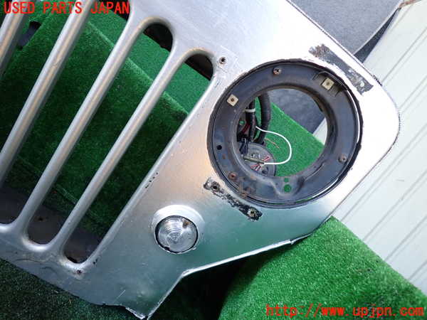 1UPJ-9233711050]三菱ジープ(J55)ラジエターグリル 中古_2