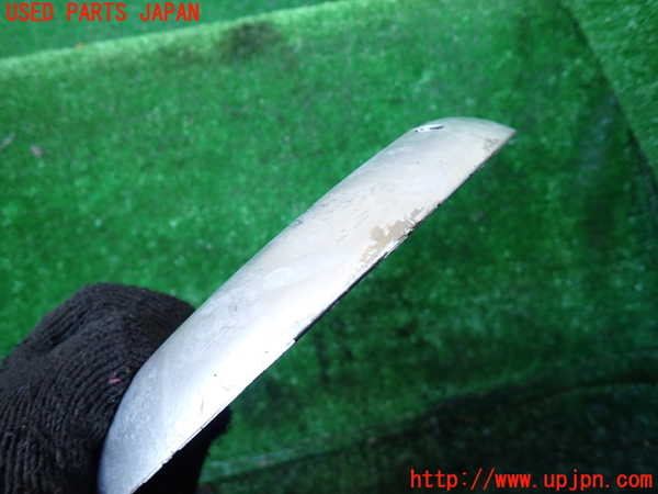 1UPJ-9233711142]三菱ジープ(J55)左ヘッドライトリム 中古_3