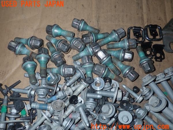 3UPJ=9233720720]ジープ チェロキー(KL32)ネジ・ナット・ステー類 セット ジャンク_2