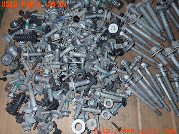 3UPJ=9233720720]ジープ チェロキー(KL32)ネジ・ナット・ステー類 セット ジャンク_5